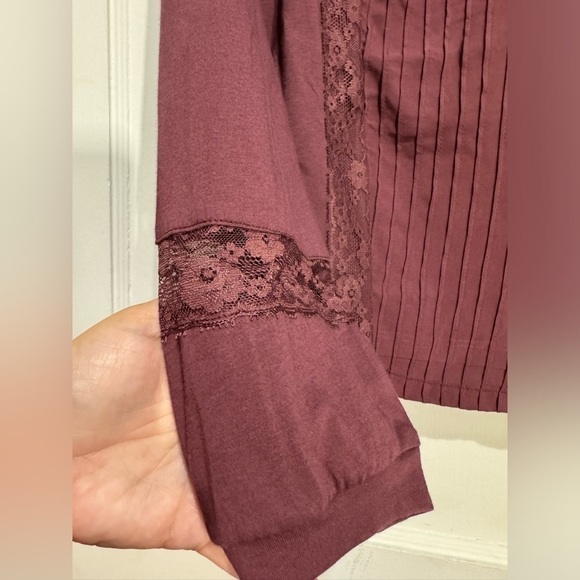 Tiny Long-Sleeve Crescent Ruffled Lace Top - Picture 8 of 10